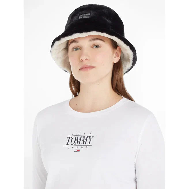 Tommy Hilfiger crna ženska kapa s bijelim rubom-[SKU]